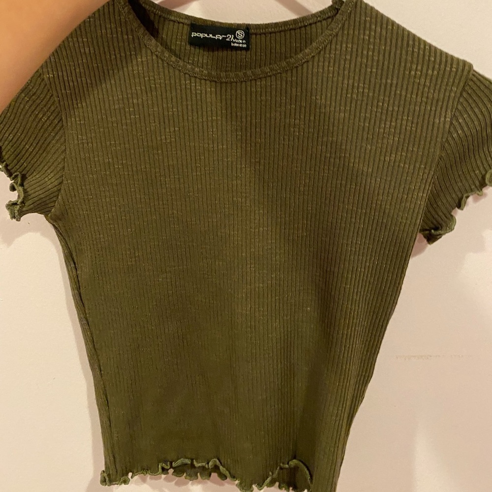 Golden looks Ruffled T shirt